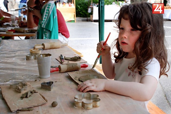 Ilustračný obrázok k článku Spoznajte kachliarske a hrnčiarske remeslo: Majstri vám predvedú svoje umenie na tvorivých dielňach